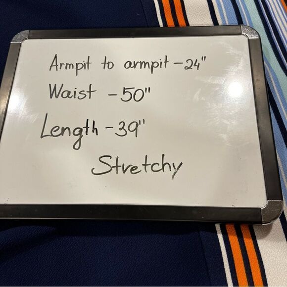 A-line plus size scoop neck short sleeve midi dress - Picture 8 of 11